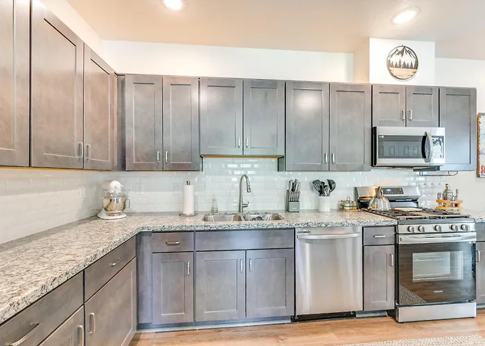 2 Mi To Dtwn & Nau: W/ Patio! Holiday home